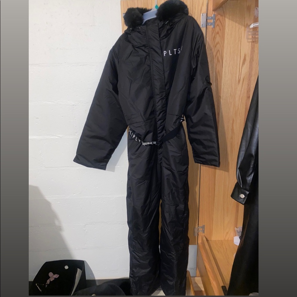 PLT 🎀 SKI SUIT - SIZE 14 - PRETTY LITTLE THING